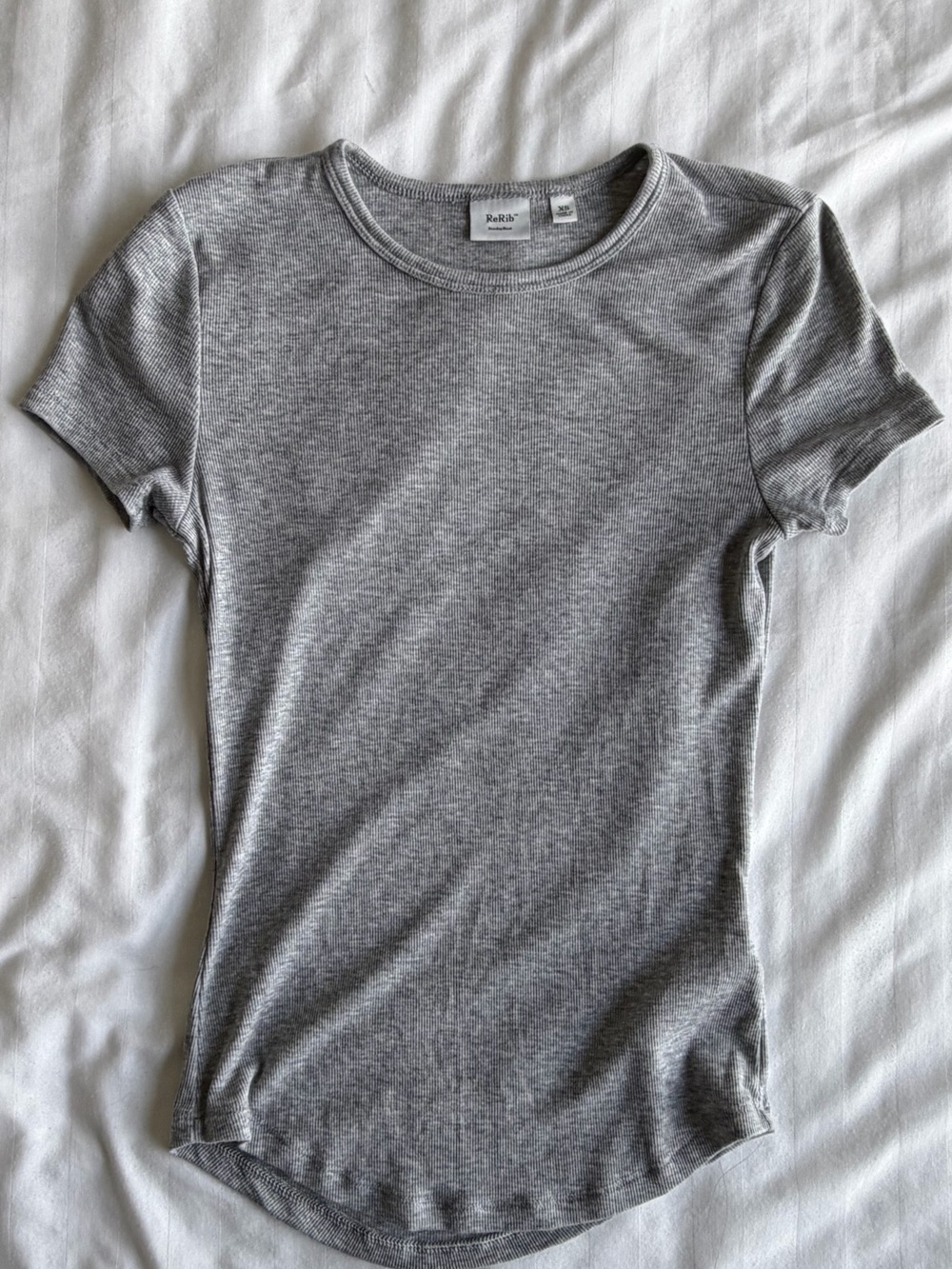 ARITZIA- size xs, grey, ReRib Short Sleeve Tee